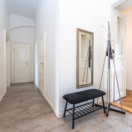 Apartments Safarikova 18 Прага Екстериор снимка