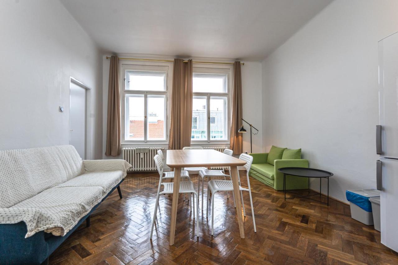 Apartments Safarikova 18 Прага Екстериор снимка