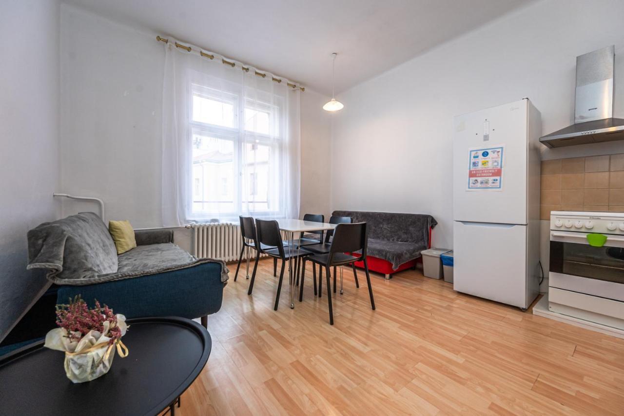 Apartments Safarikova 18 Прага Екстериор снимка