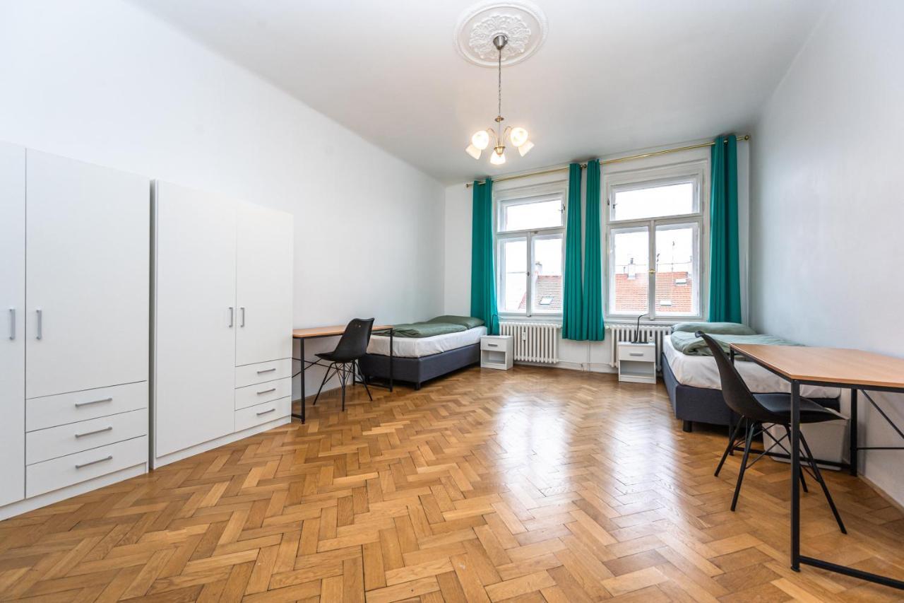 Apartments Safarikova 18 Прага Екстериор снимка