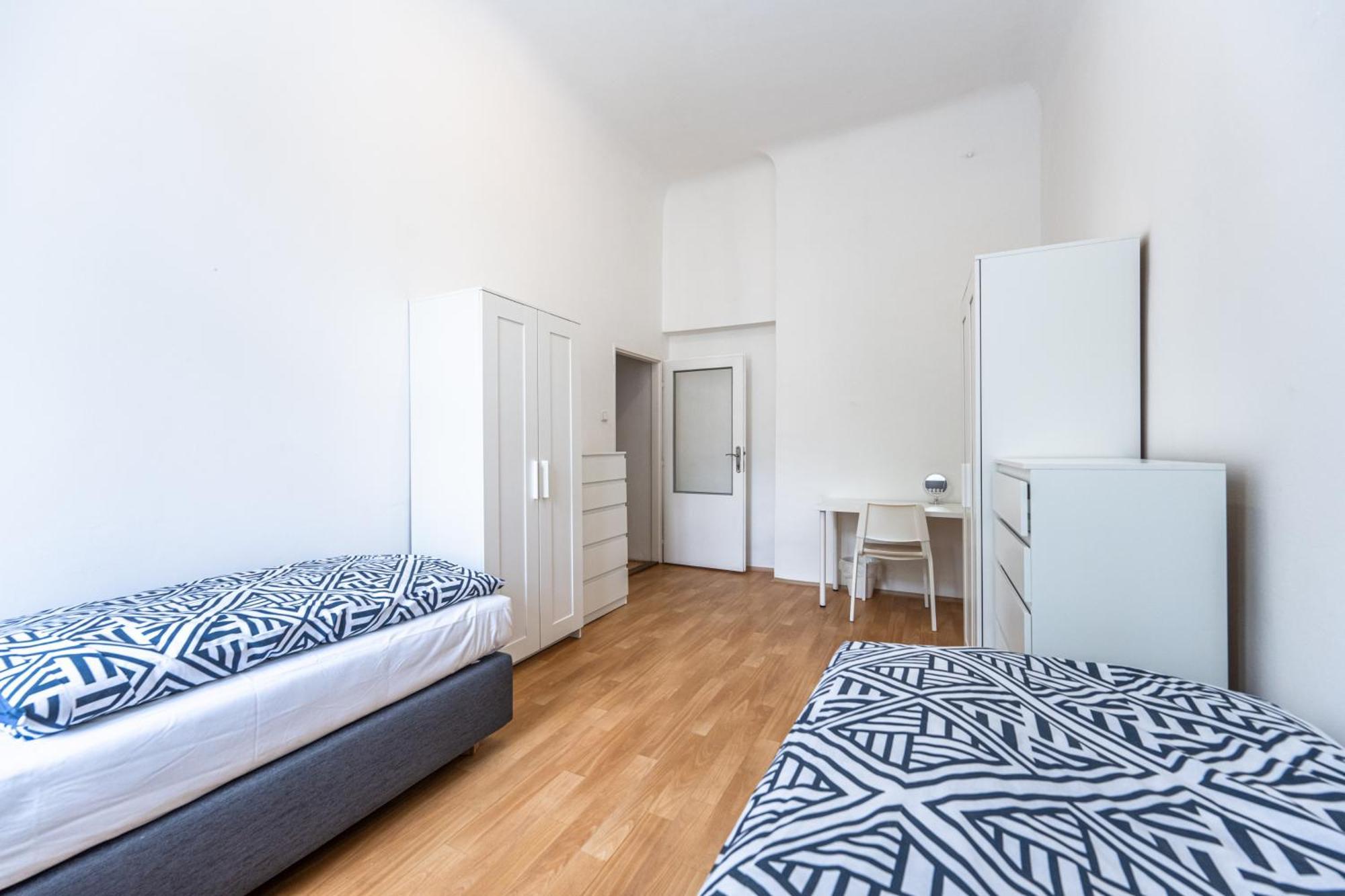 Apartments Safarikova 18 Прага Екстериор снимка