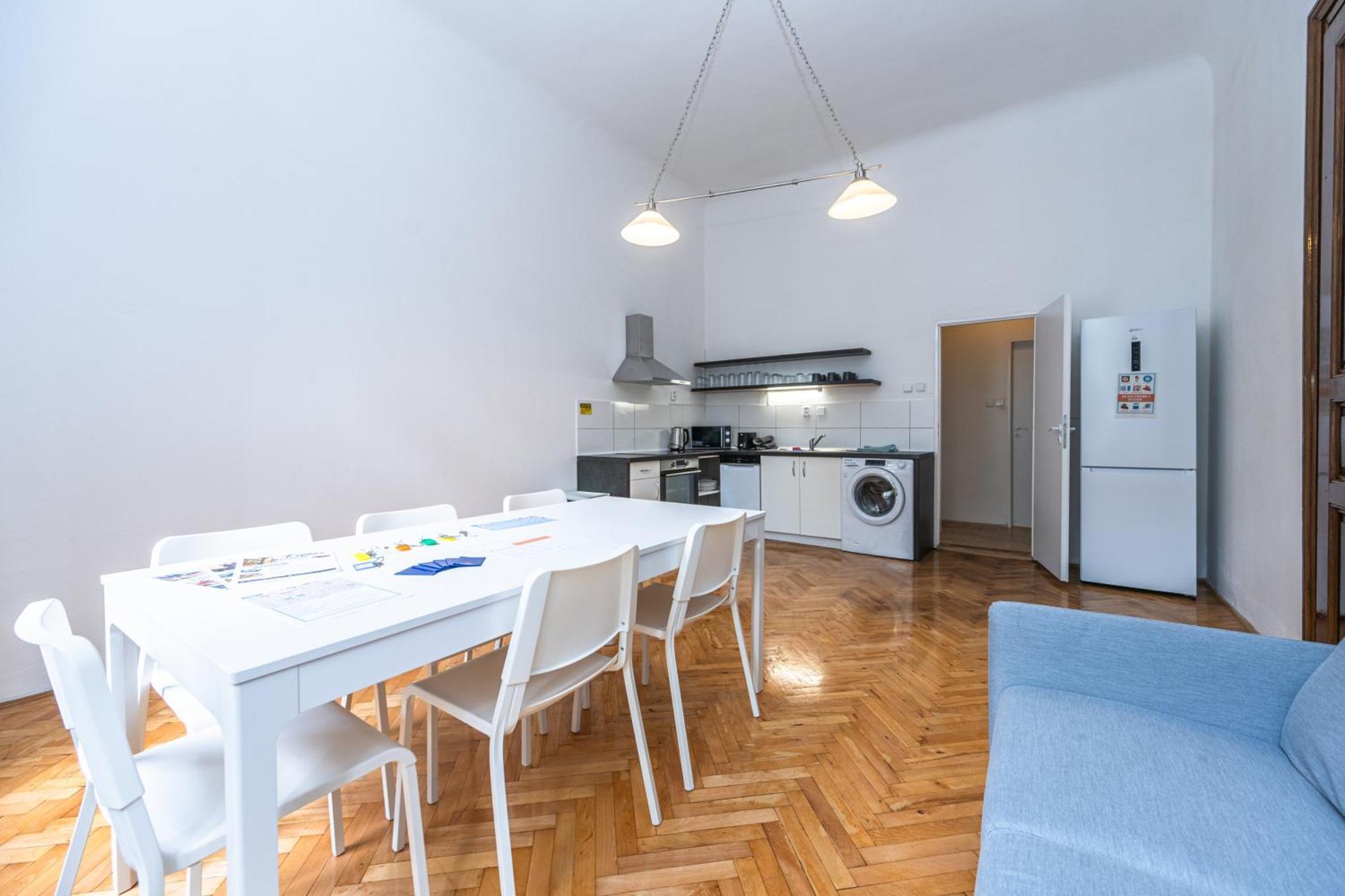 Apartments Safarikova 18 Прага Екстериор снимка