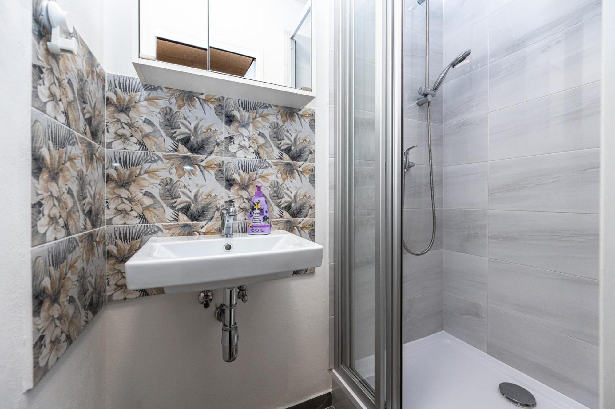 Apartments Safarikova 18 Прага Екстериор снимка