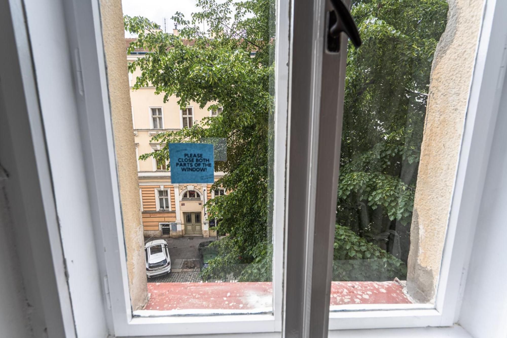 Apartments Safarikova 18 Прага Екстериор снимка