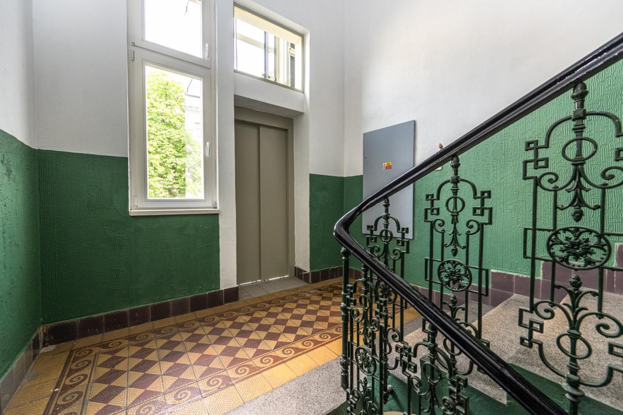 Apartments Safarikova 18 Прага Екстериор снимка
