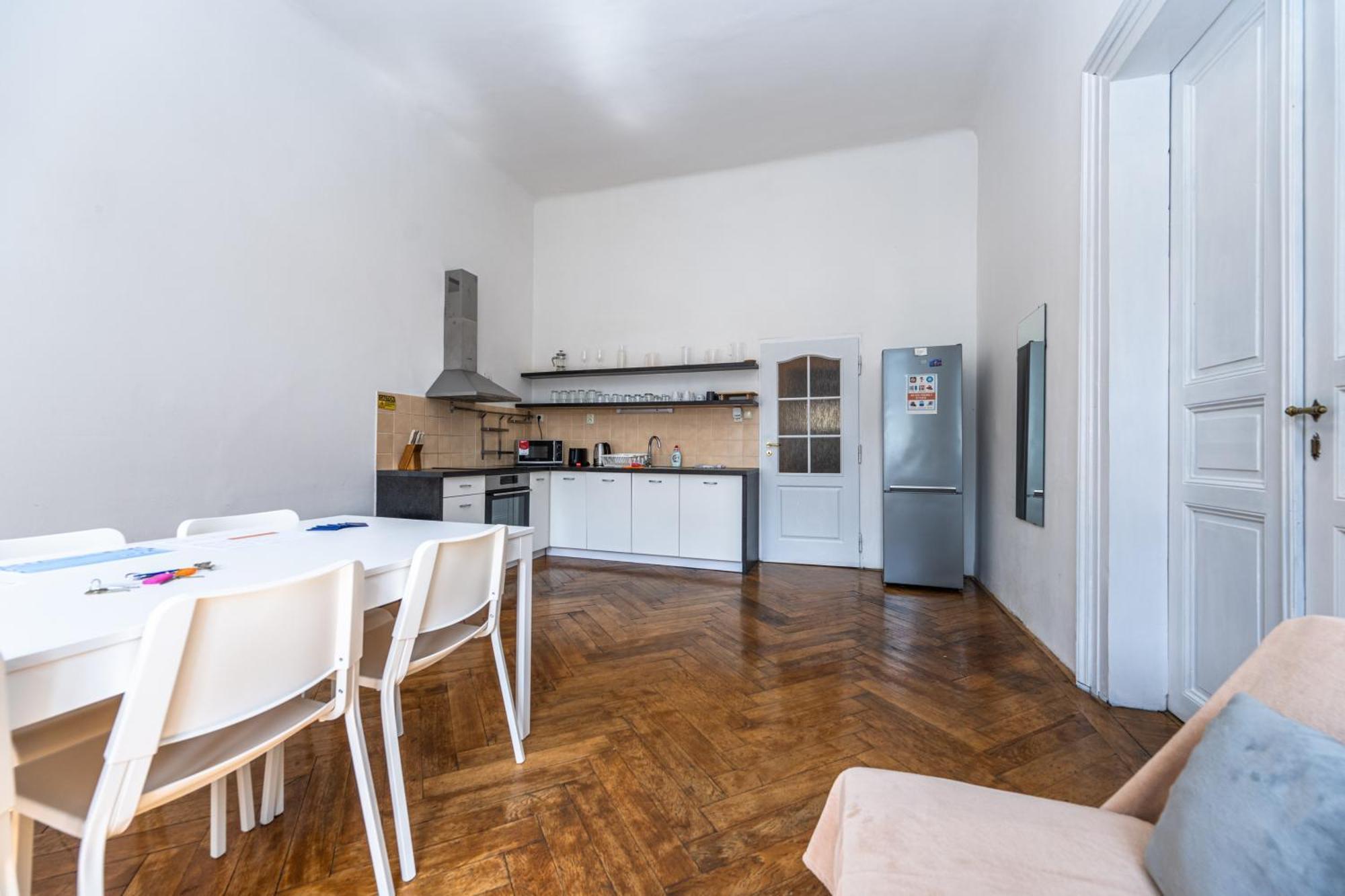 Apartments Safarikova 18 Прага Екстериор снимка