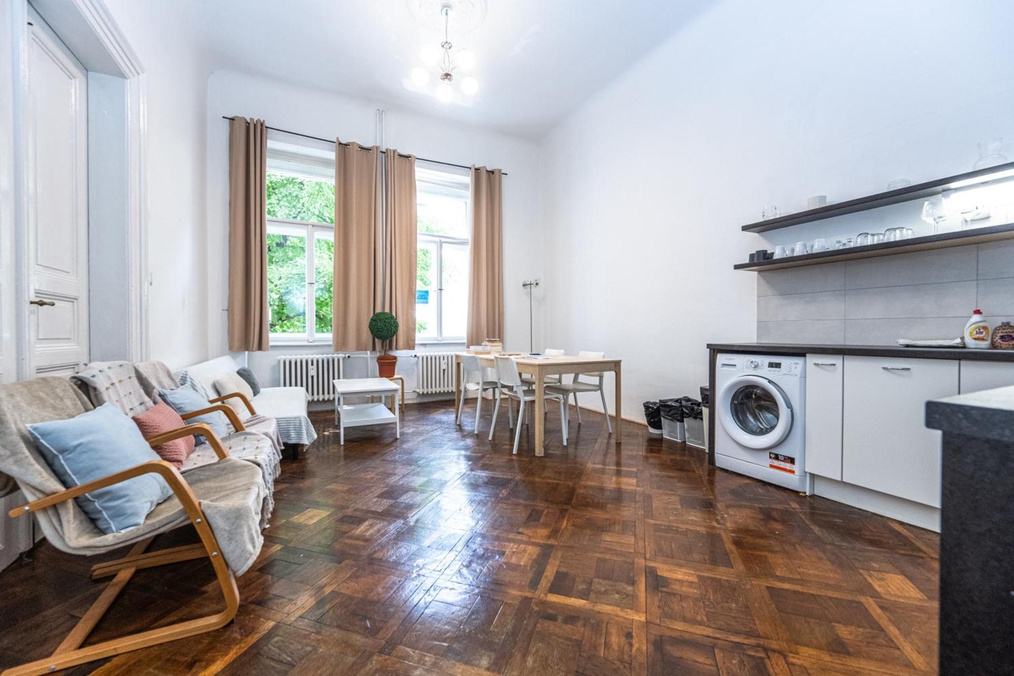 Apartments Safarikova 18 Прага Екстериор снимка