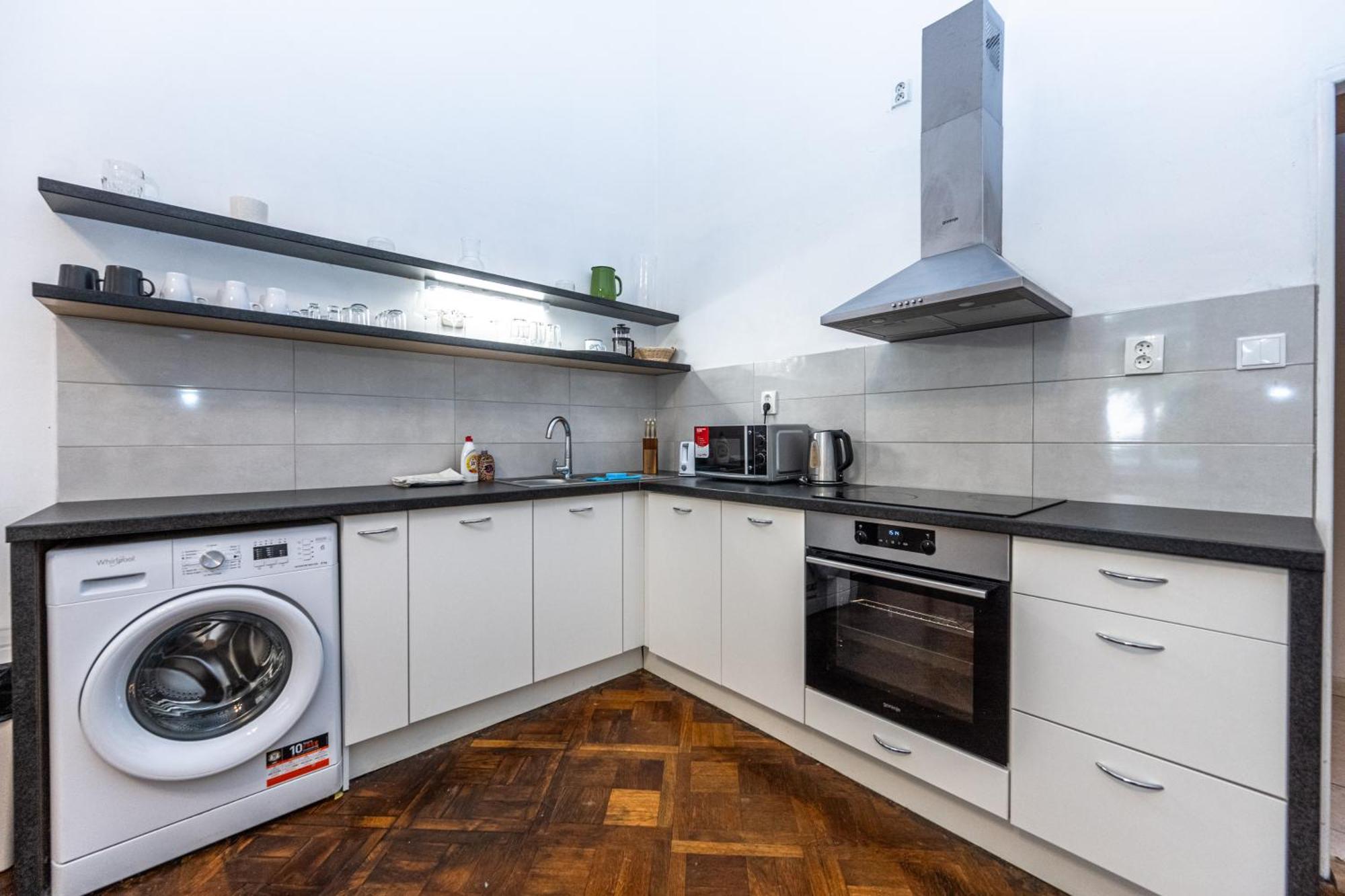 Apartments Safarikova 18 Прага Екстериор снимка