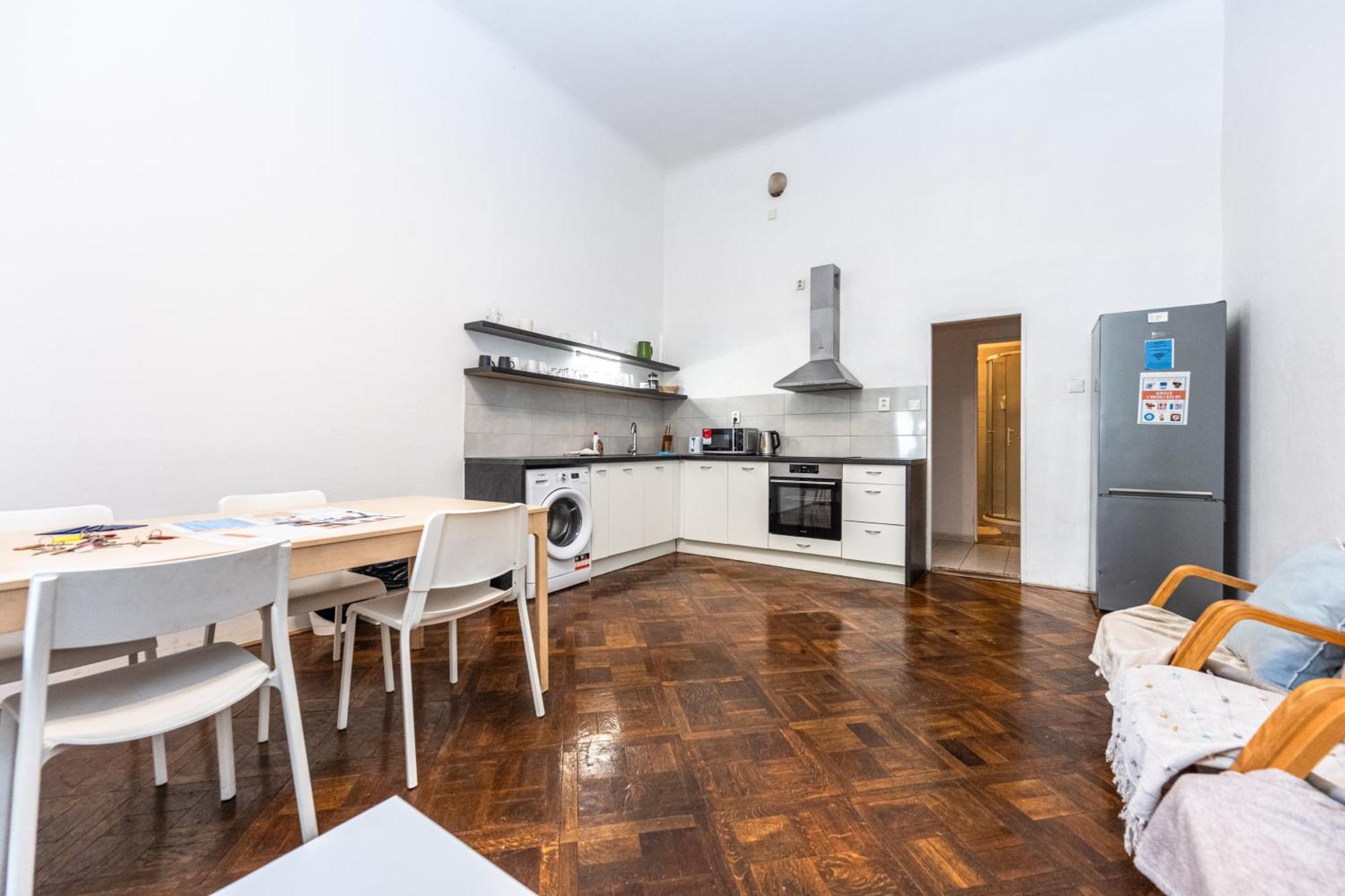 Apartments Safarikova 18 Прага Екстериор снимка