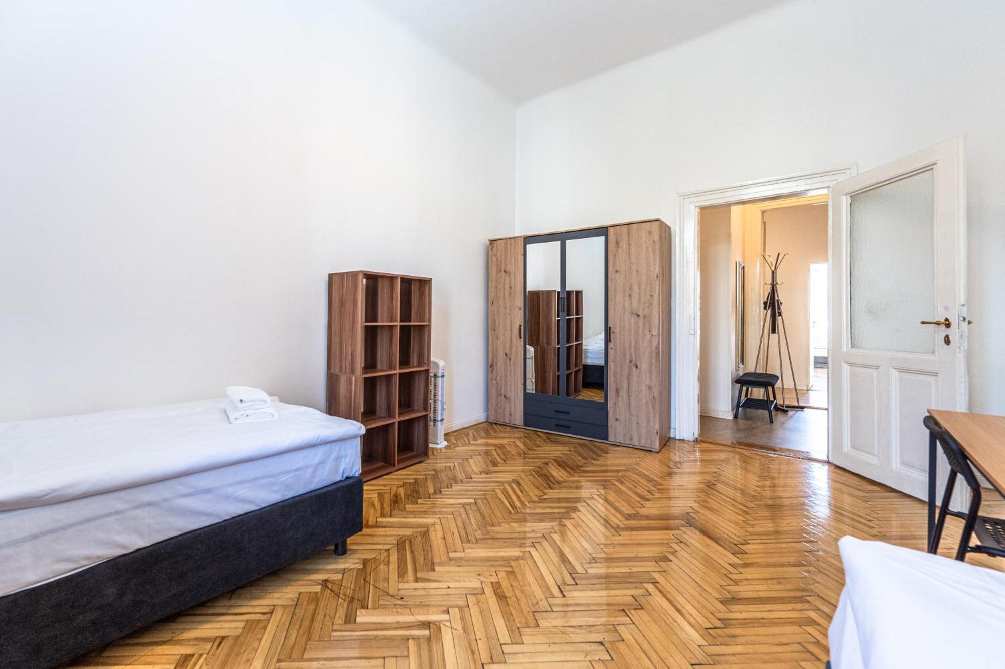 Apartments Safarikova 18 Прага Екстериор снимка