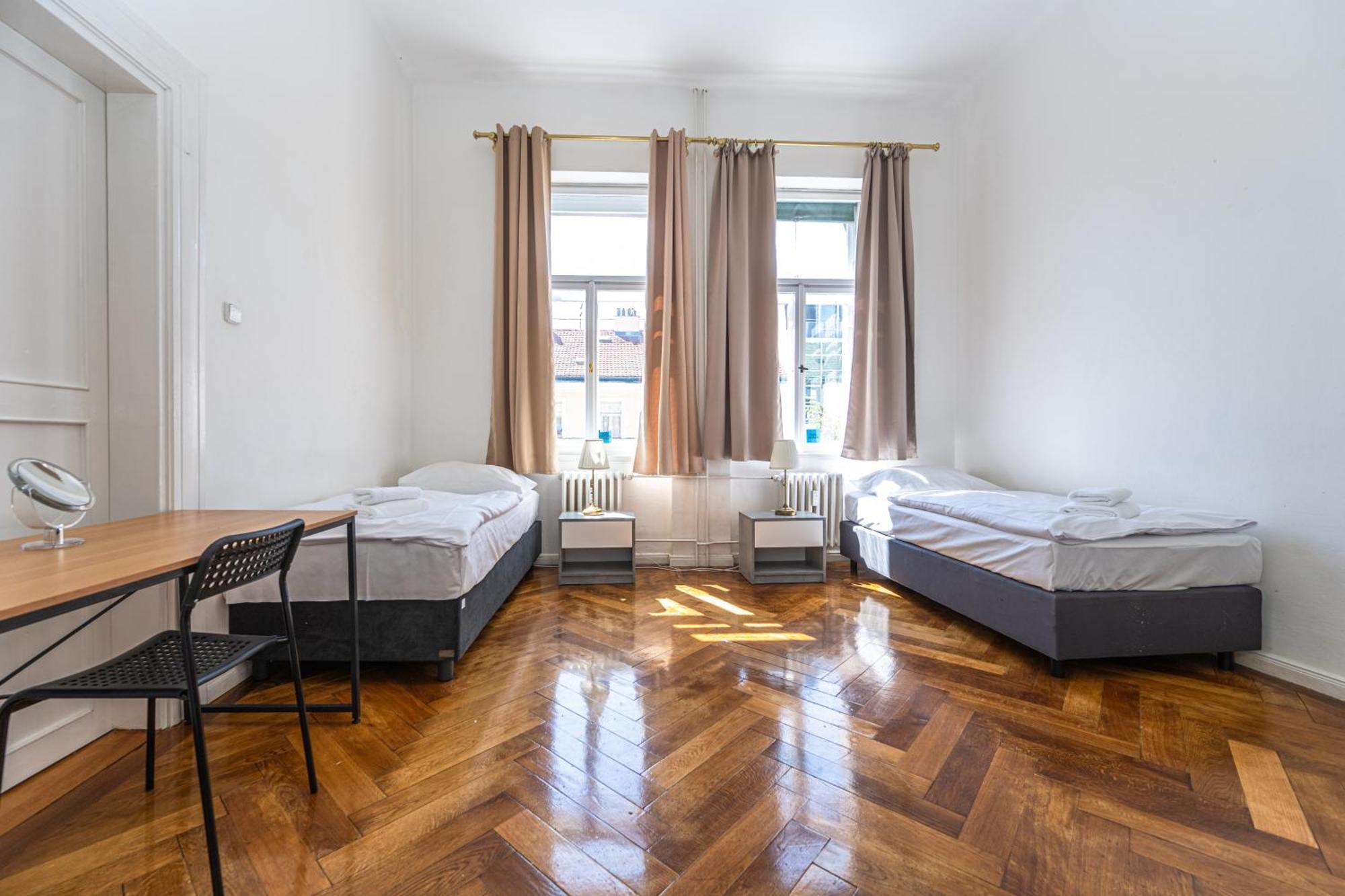 Apartments Safarikova 18 Прага Екстериор снимка