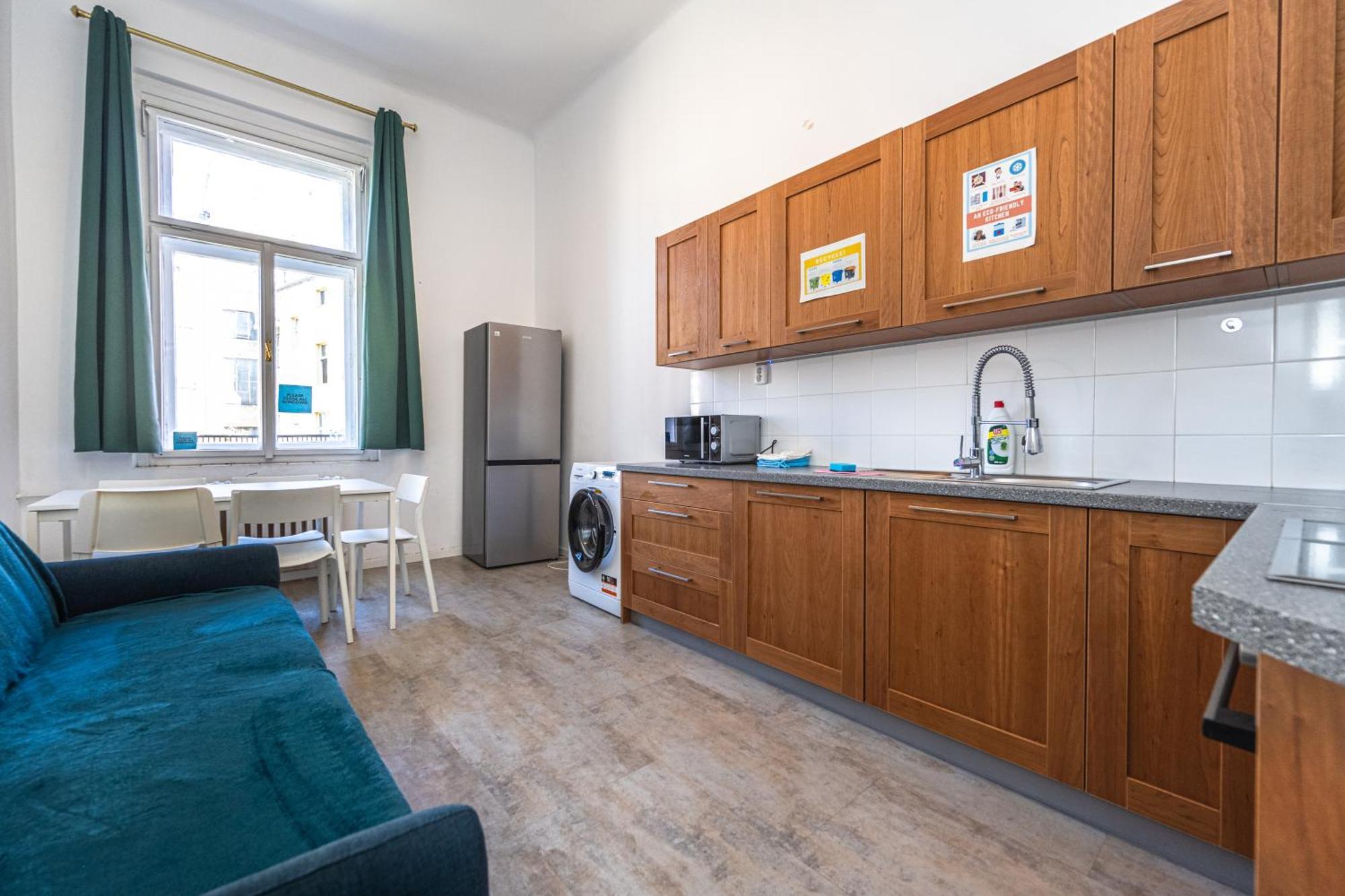 Apartments Safarikova 18 Прага Екстериор снимка